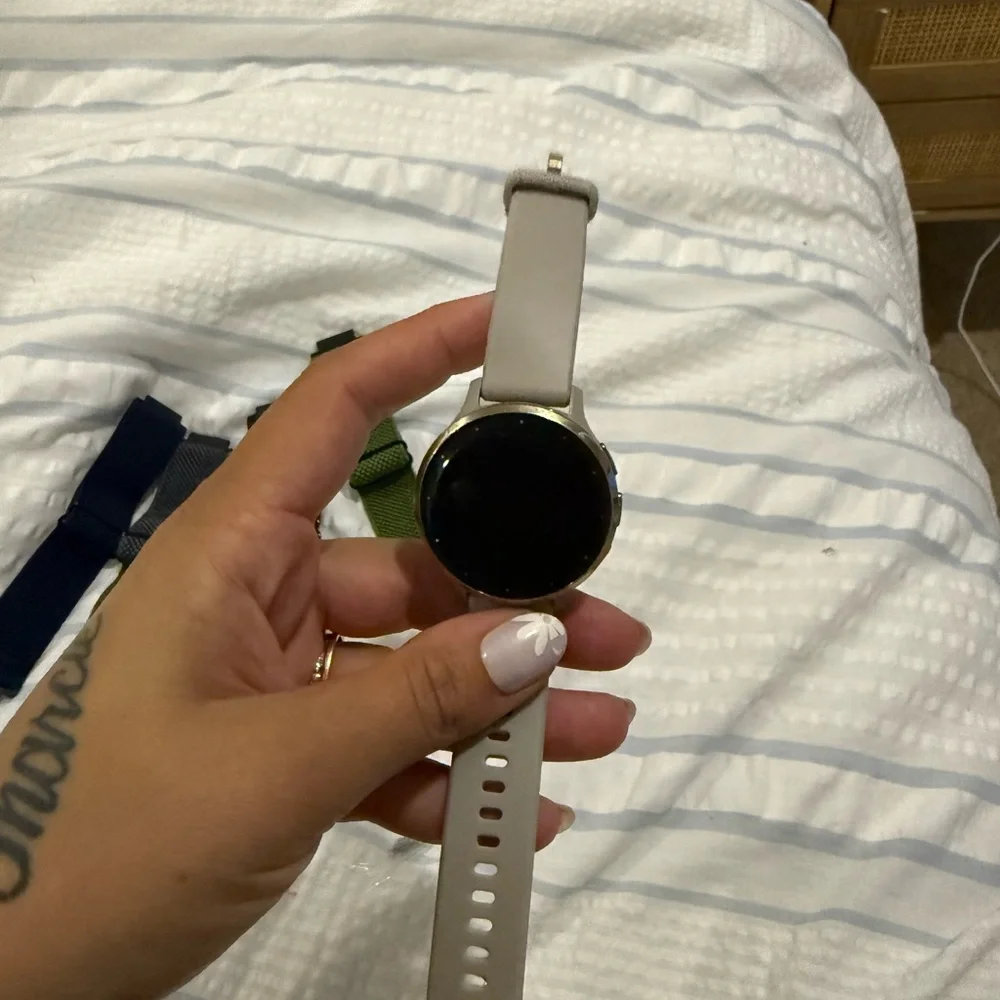 garmin venu 3S 41MM - Picture 2 of 4